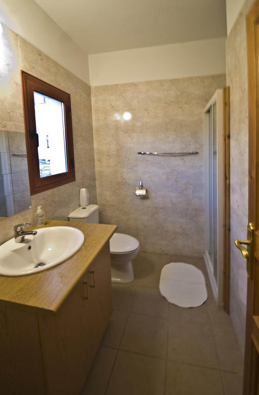 Lania Royal Oak House By Trulycyprus Villa Kamer foto